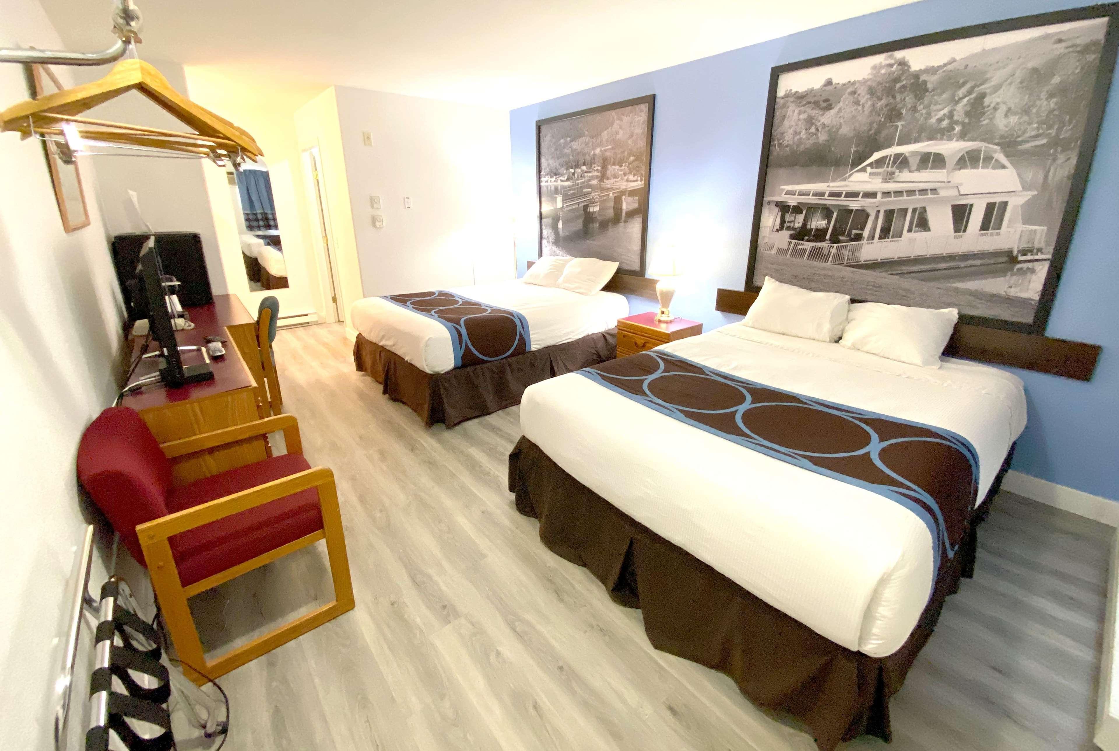 Hotel Super 8 By Wyndham Sicamous Extérieur photo