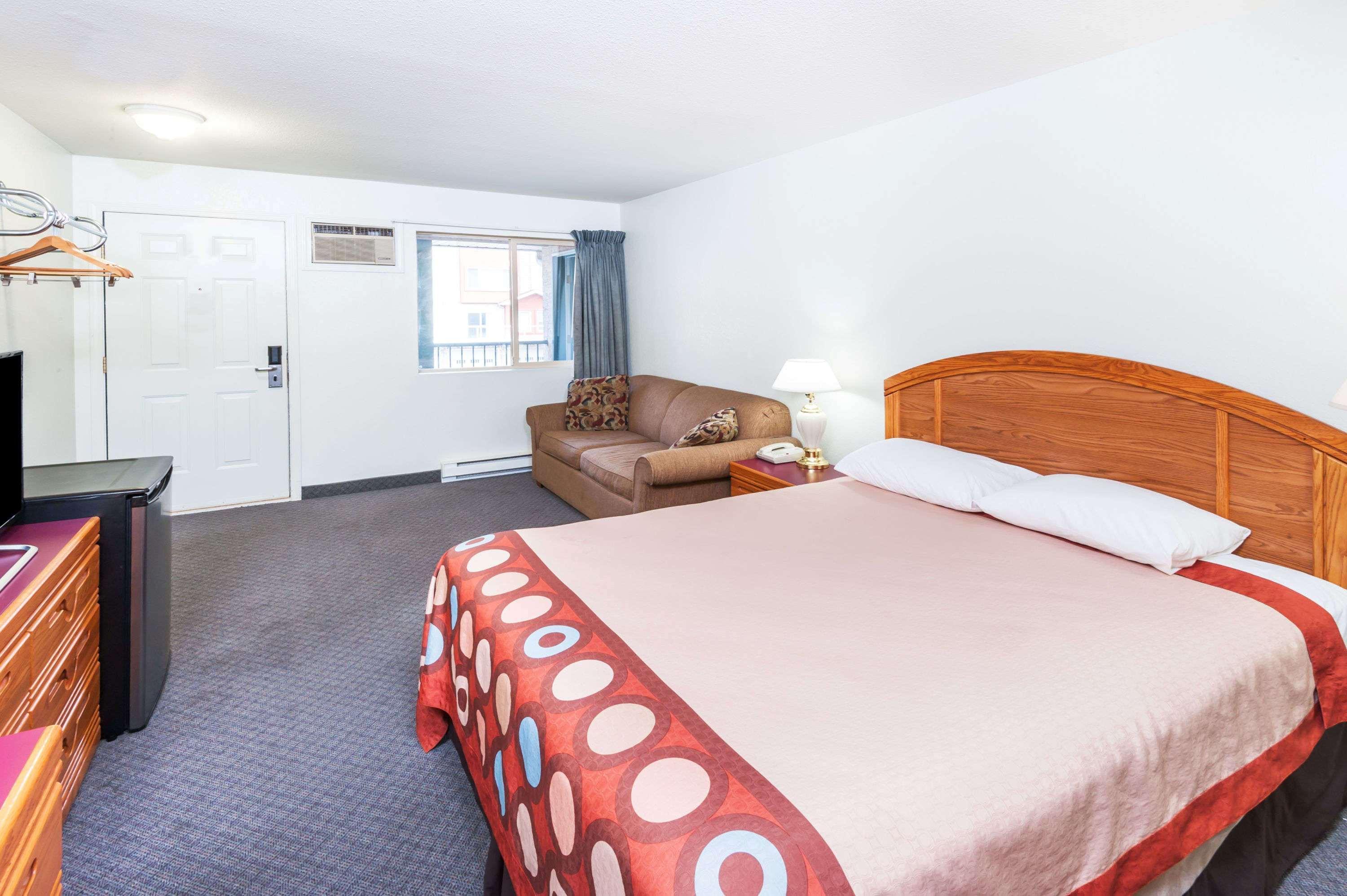 Hotel Super 8 By Wyndham Sicamous Extérieur photo