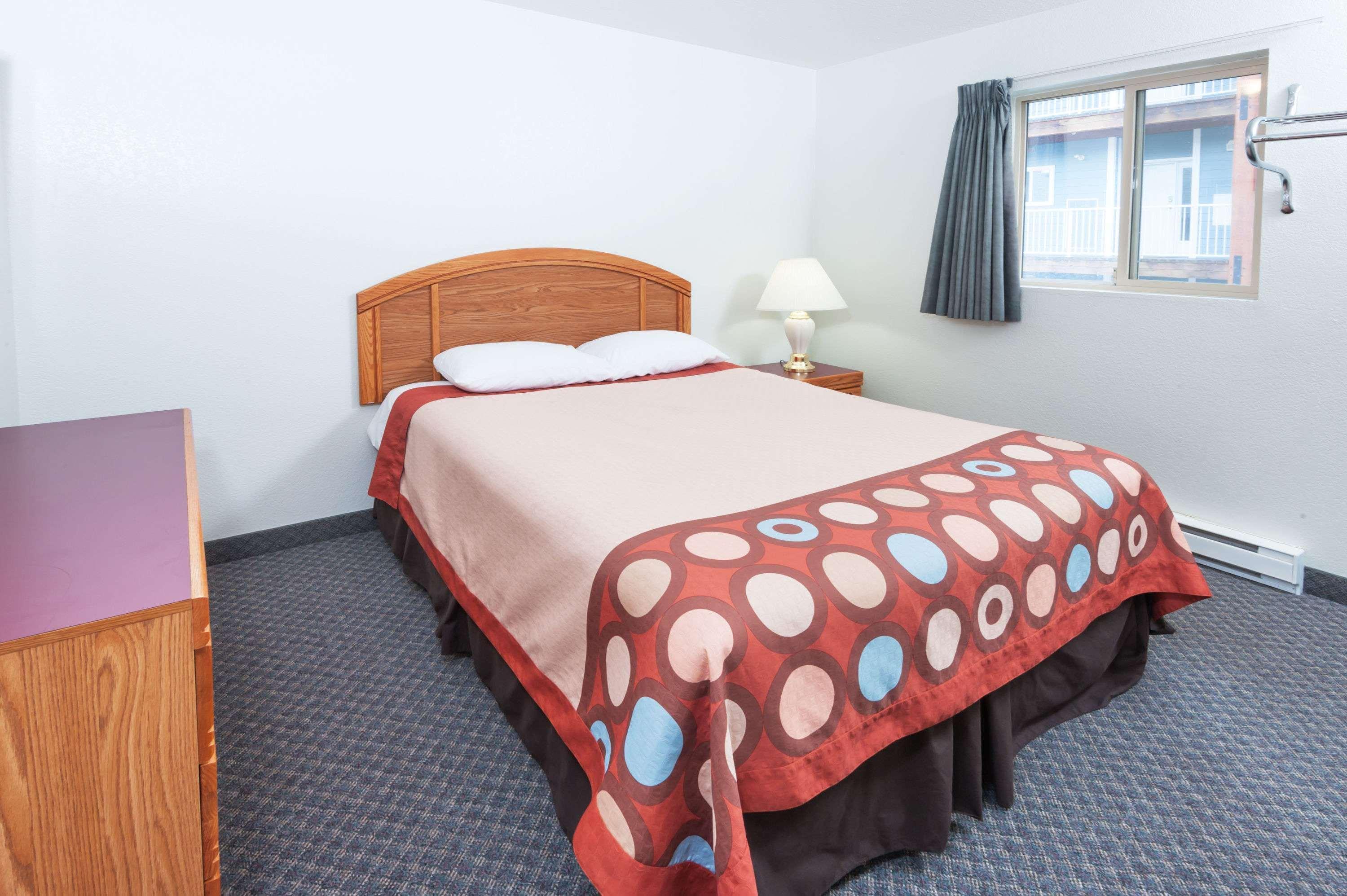Hotel Super 8 By Wyndham Sicamous Extérieur photo