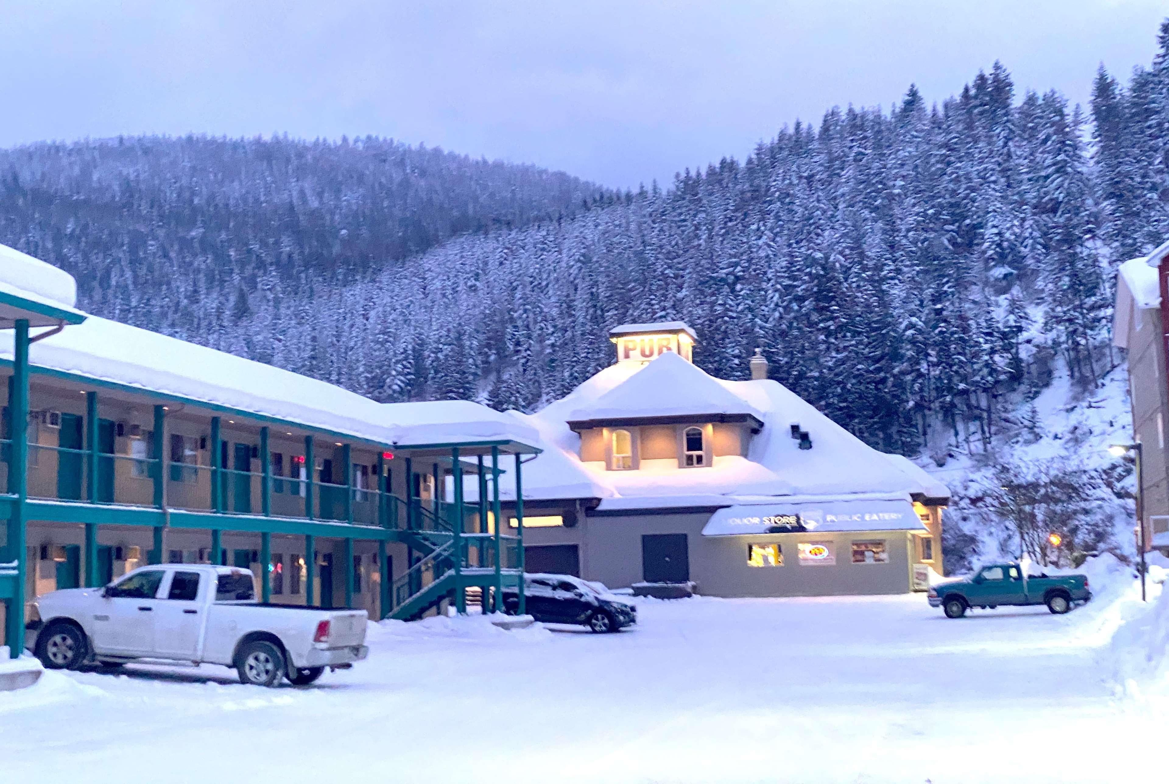Hotel Super 8 By Wyndham Sicamous Extérieur photo