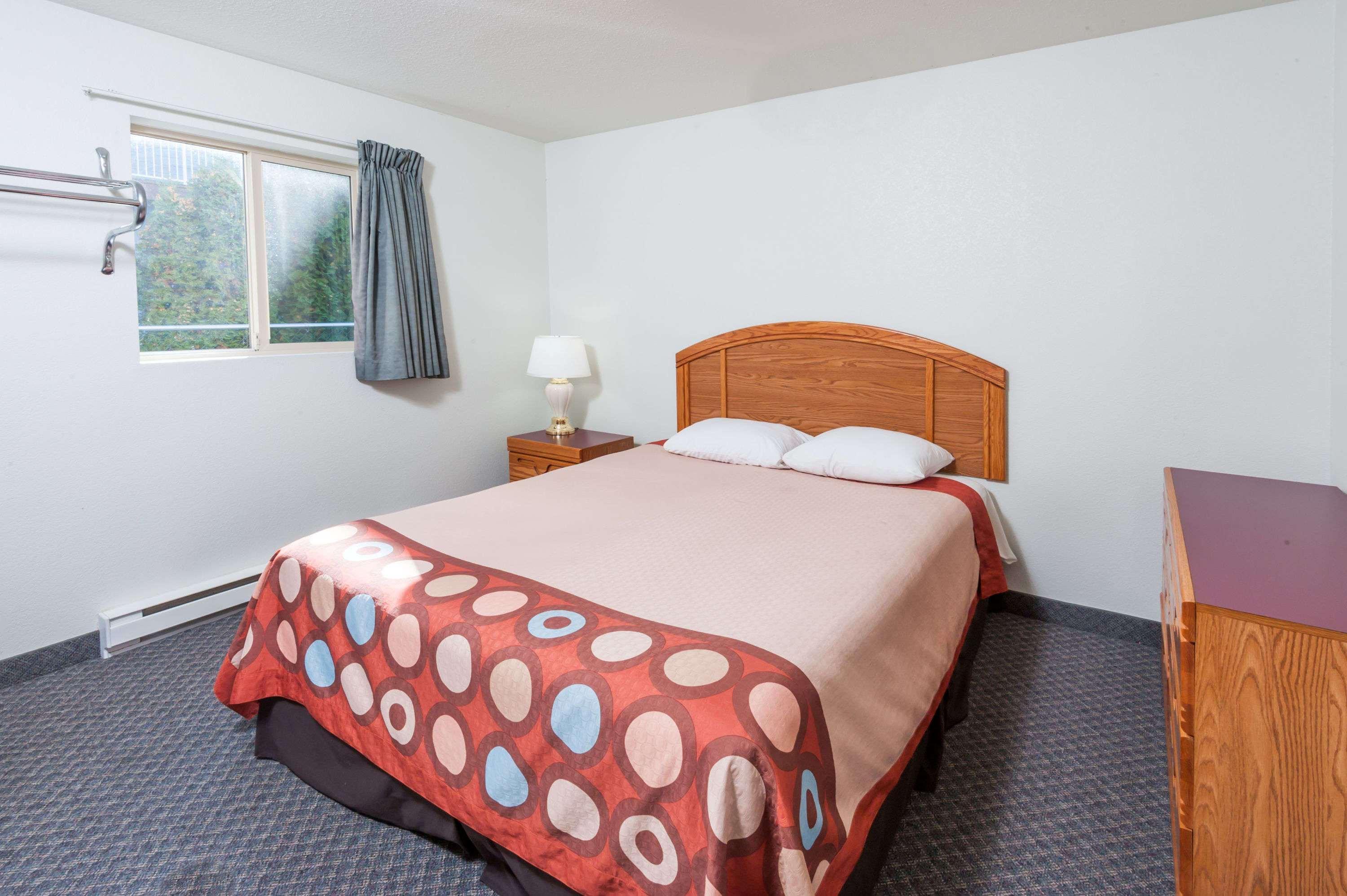 Hotel Super 8 By Wyndham Sicamous Extérieur photo