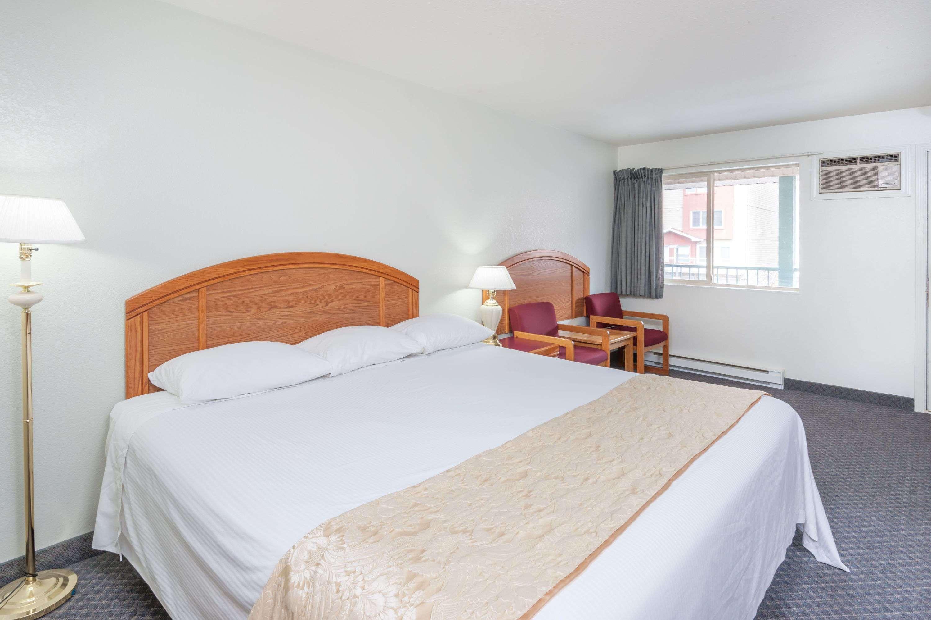 Hotel Super 8 By Wyndham Sicamous Extérieur photo