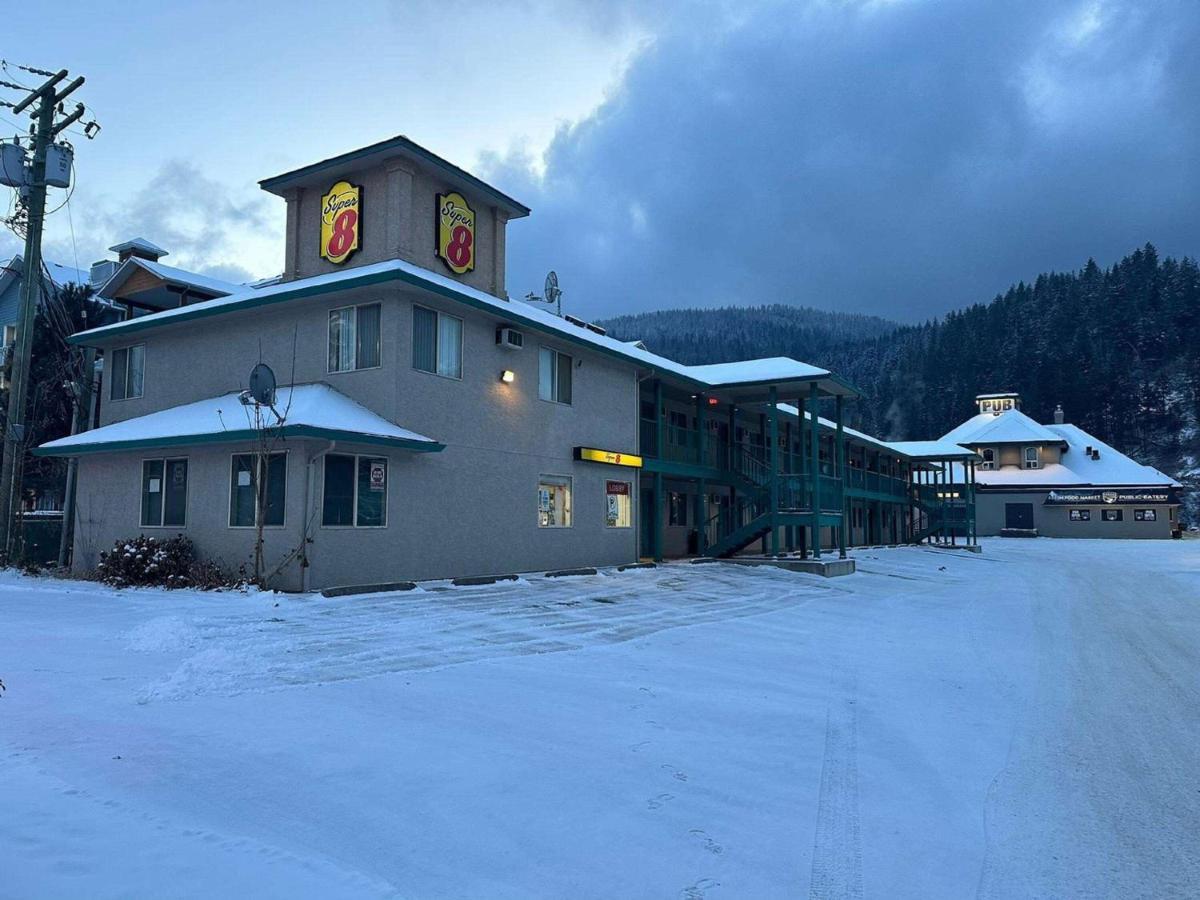 Hotel Super 8 By Wyndham Sicamous Extérieur photo