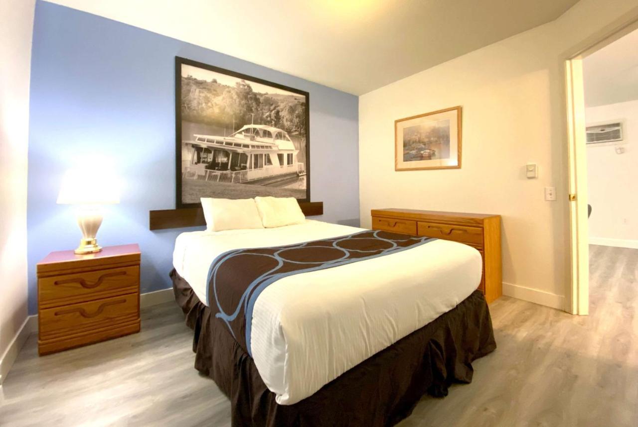 Hotel Super 8 By Wyndham Sicamous Extérieur photo