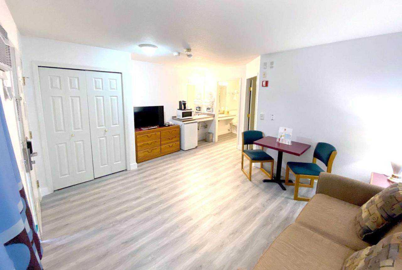 Hotel Super 8 By Wyndham Sicamous Extérieur photo