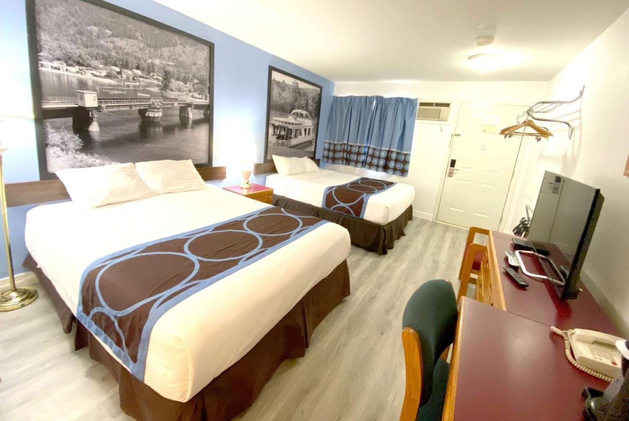 Hotel Super 8 By Wyndham Sicamous Extérieur photo
