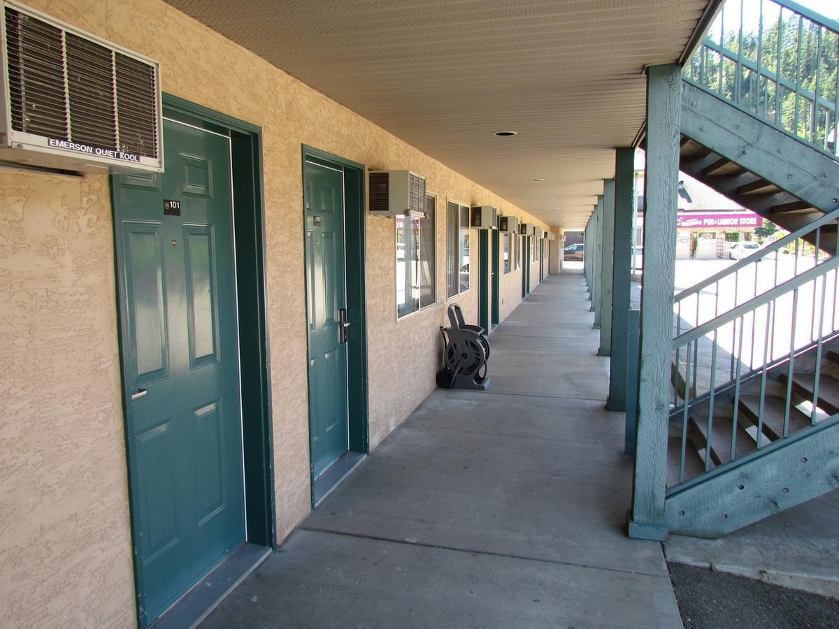 Hotel Super 8 By Wyndham Sicamous Extérieur photo