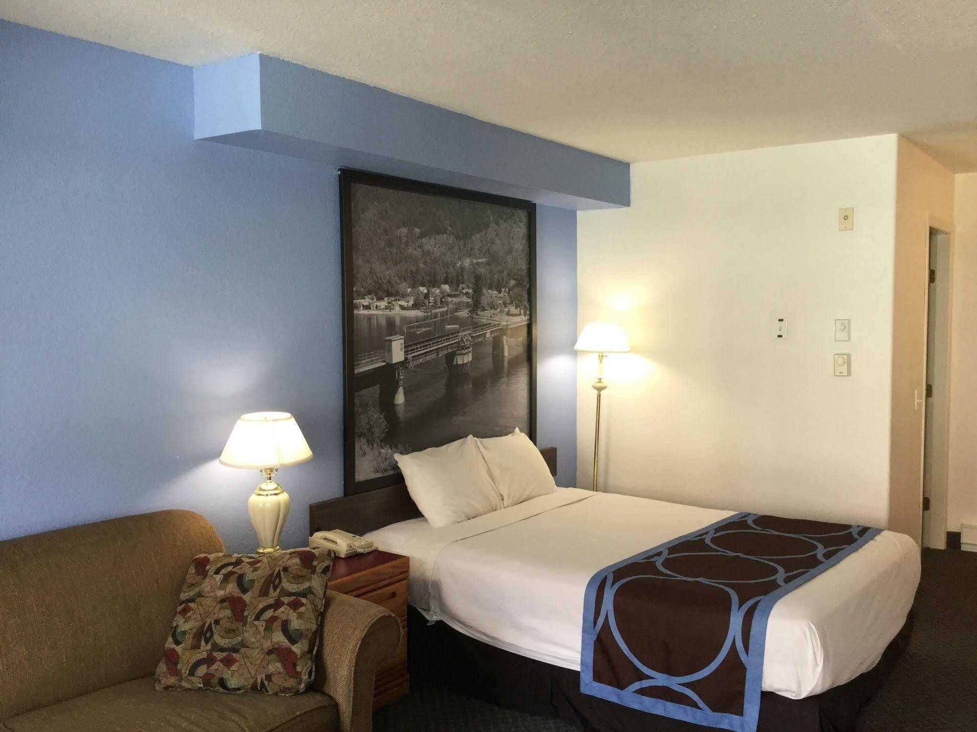 Hotel Super 8 By Wyndham Sicamous Extérieur photo