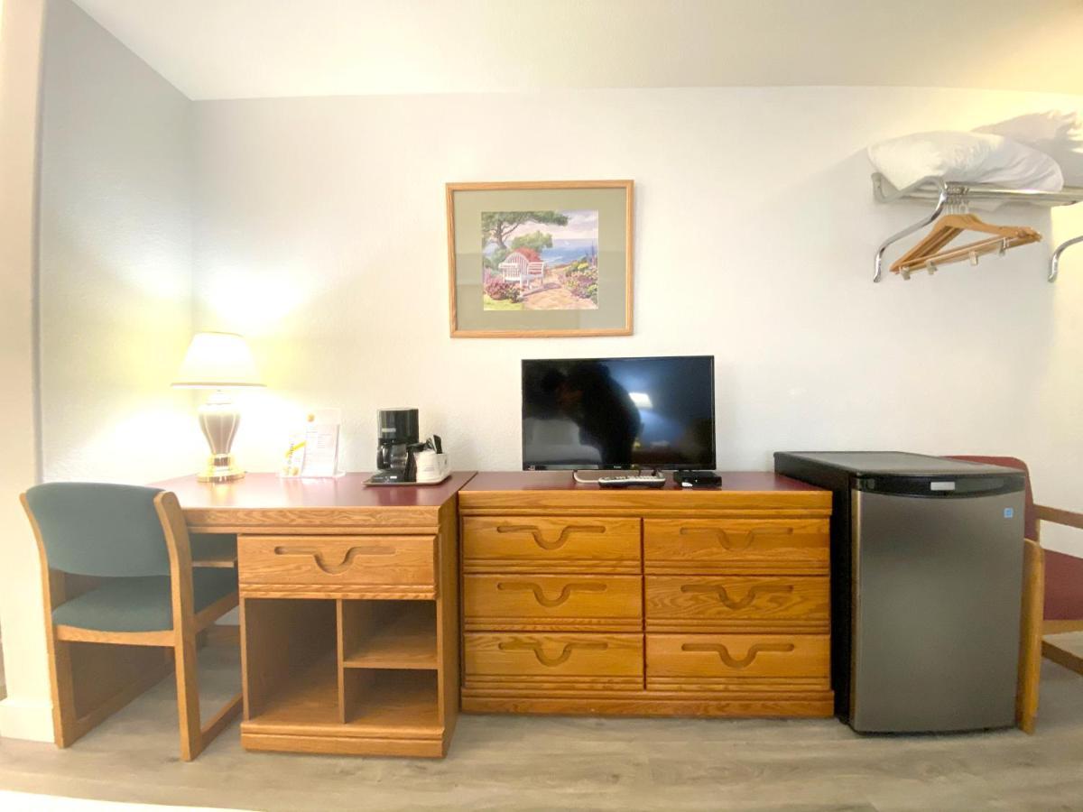 Hotel Super 8 By Wyndham Sicamous Extérieur photo
