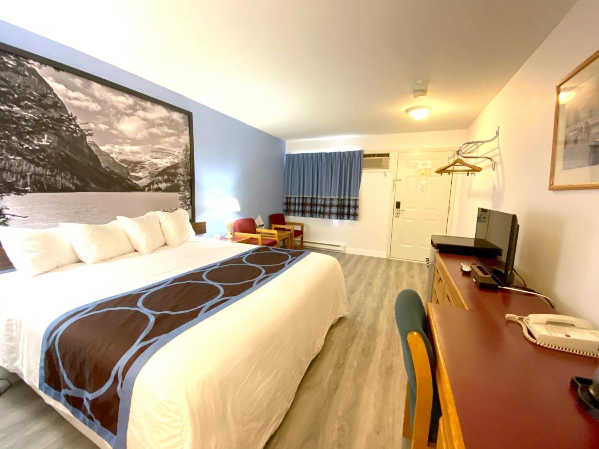 Hotel Super 8 By Wyndham Sicamous Extérieur photo